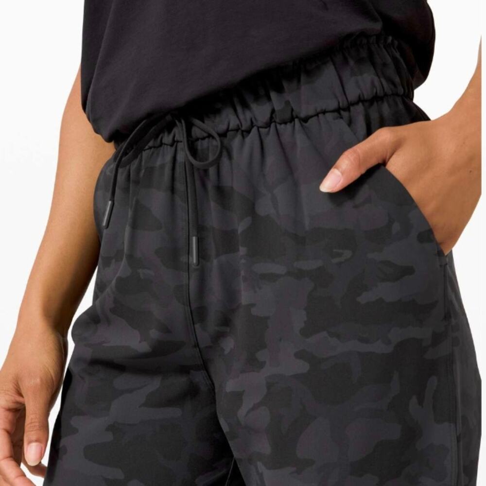 Lululemon Keep Moving Pant 7/8 High- RiseIncognito Camo Multi Grey | Size 4 - Picture 3 of 11